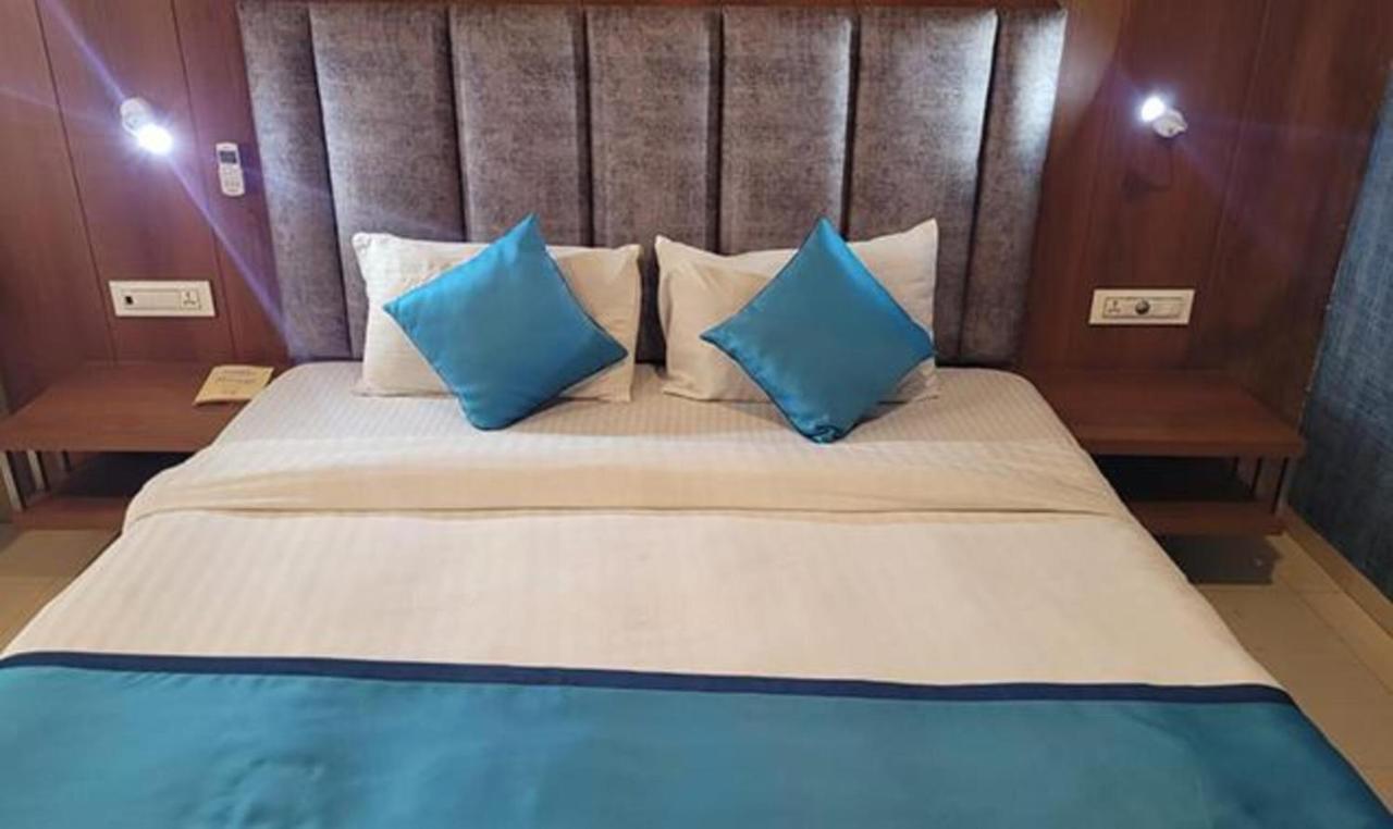 Fabhotel Prime Sapphire Regency Вадодара Екстериор снимка