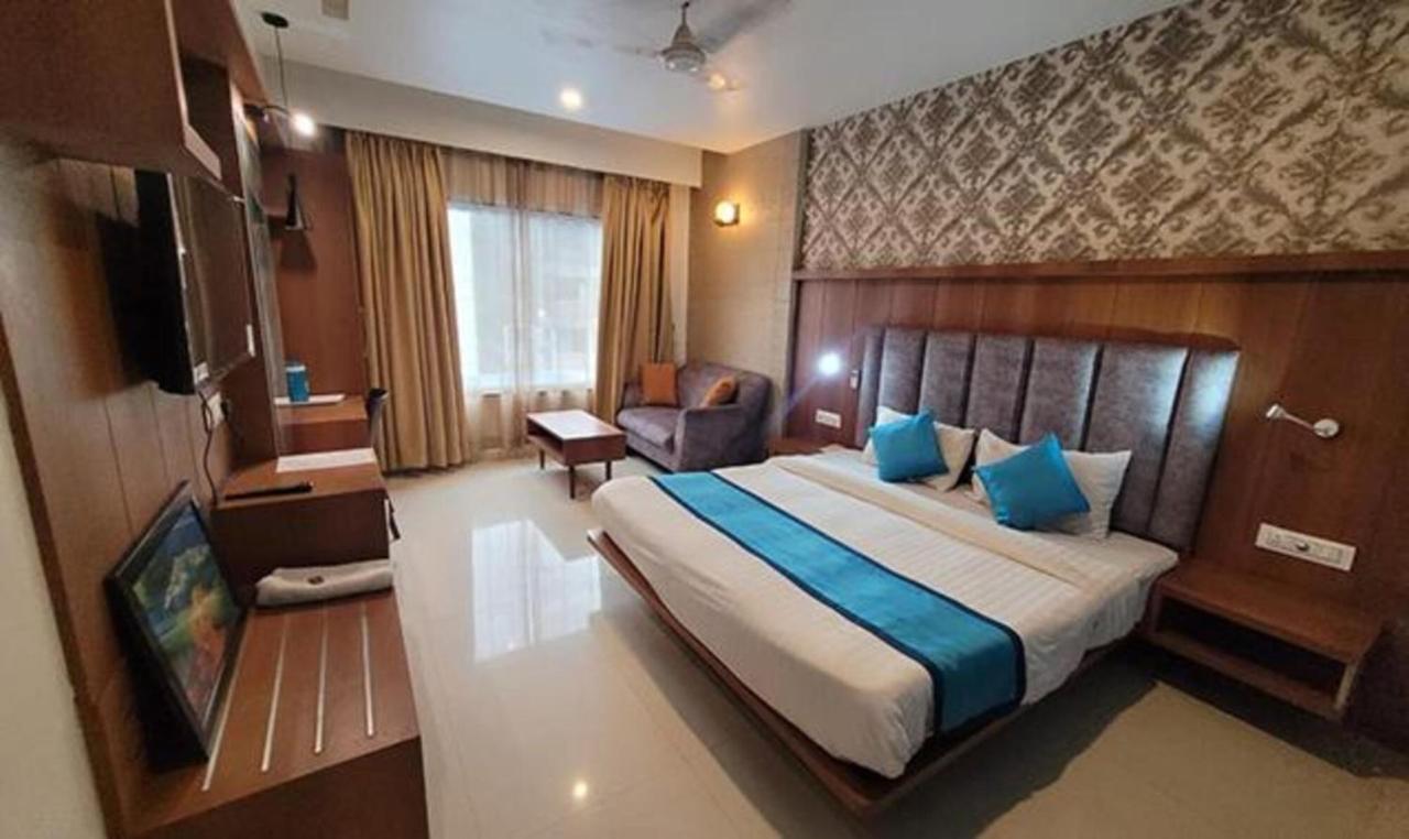 Fabhotel Prime Sapphire Regency Вадодара Екстериор снимка