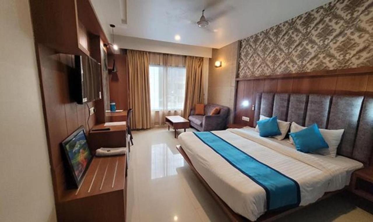 Fabhotel Prime Sapphire Regency Вадодара Екстериор снимка